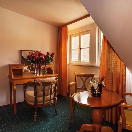 Zamecky Hotel Metternich Velka Hledsebe Eksteriør billede