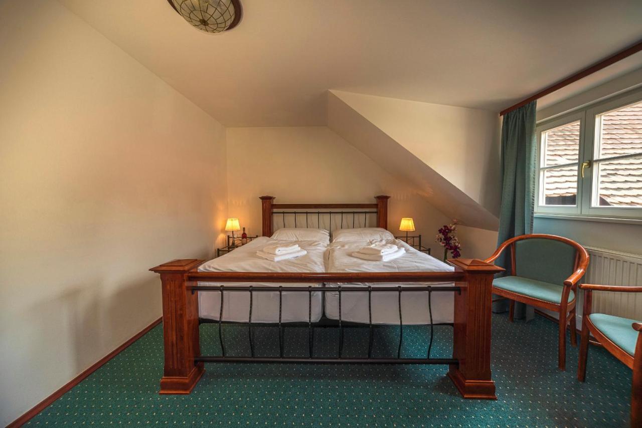 Zamecky Hotel Metternich Velka Hledsebe Eksteriør billede