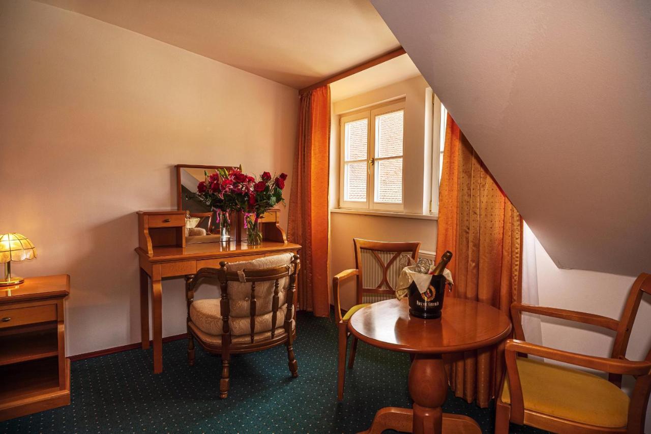 Zamecky Hotel Metternich Velka Hledsebe Eksteriør billede