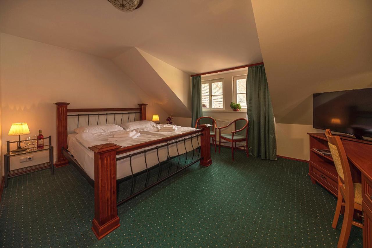 Zamecky Hotel Metternich Velka Hledsebe Eksteriør billede